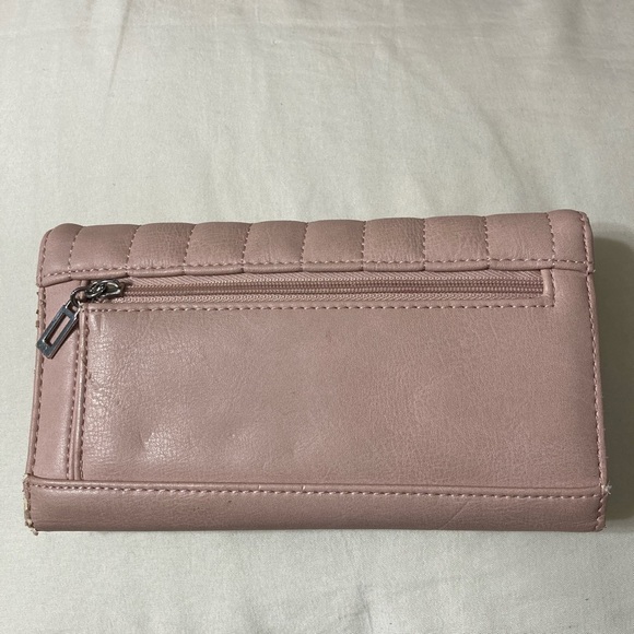 GUESS baby pink leather wallet - Picture 3 of 3